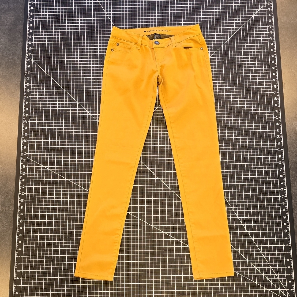XS Size 1 Celebrity Pink Mustard Low Rise Skinny Jeans